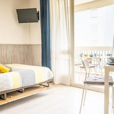 Cel'studio-parking Prive-clim Reversible -balcon-lave-linge-lit - Point Zero Apartmán *