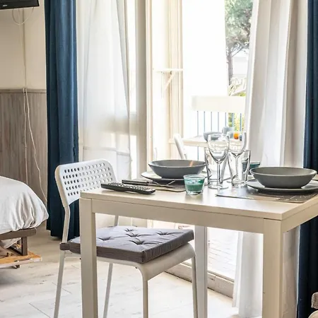 Apartmán Cel'studio-parking Prive-clim Reversible -balcon-lave-linge-lit - Point Zero *