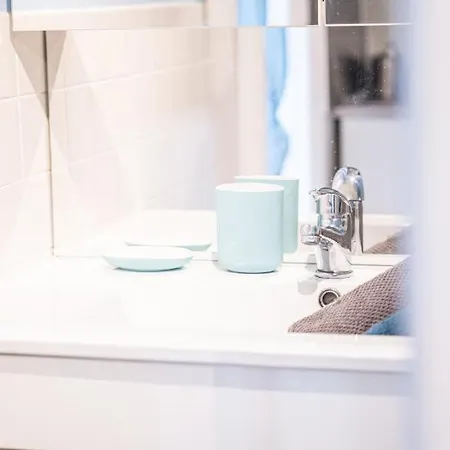 Cel'studio-parking Privé-clim Réversible -balcon-lave-linge-lit - Point Zero Appartement