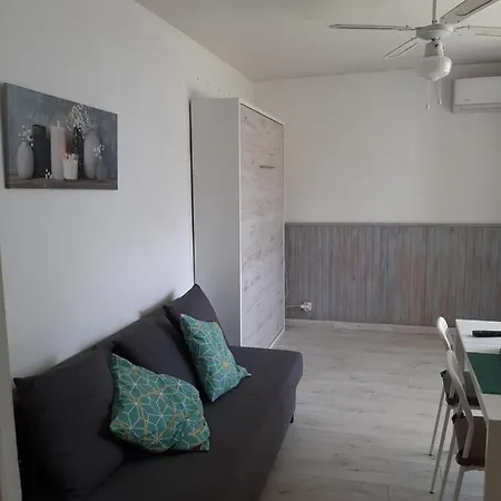 Cel'studio-parking Privé-clim Réversible -balcon-lave-linge-lit - Point Zero La Grande Motte