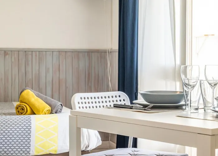 Διαμέρισμα Cel'studio-parking Prive-clim Reversible -balcon-lave-linge-lit - Point Zero